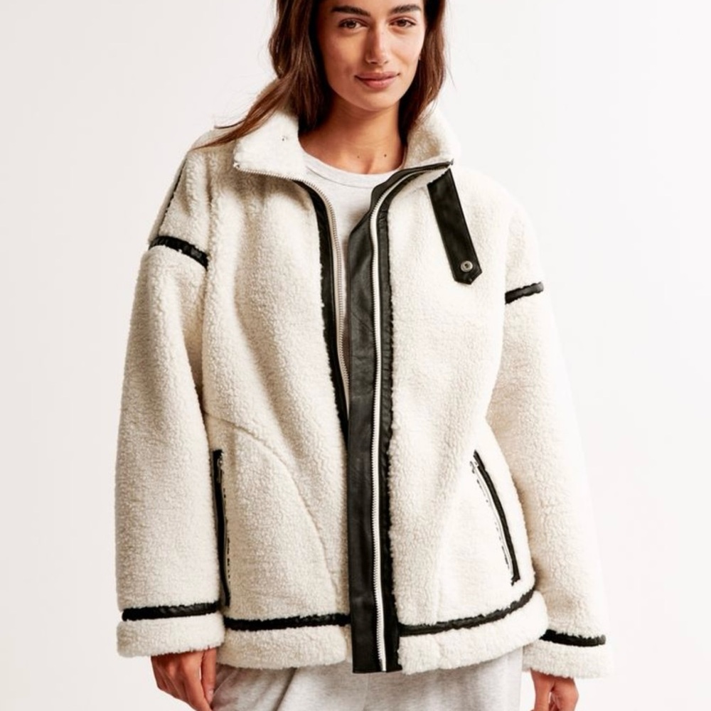 Abercrombie & Fitch Cream and Black Teddy Jacket oversize fit